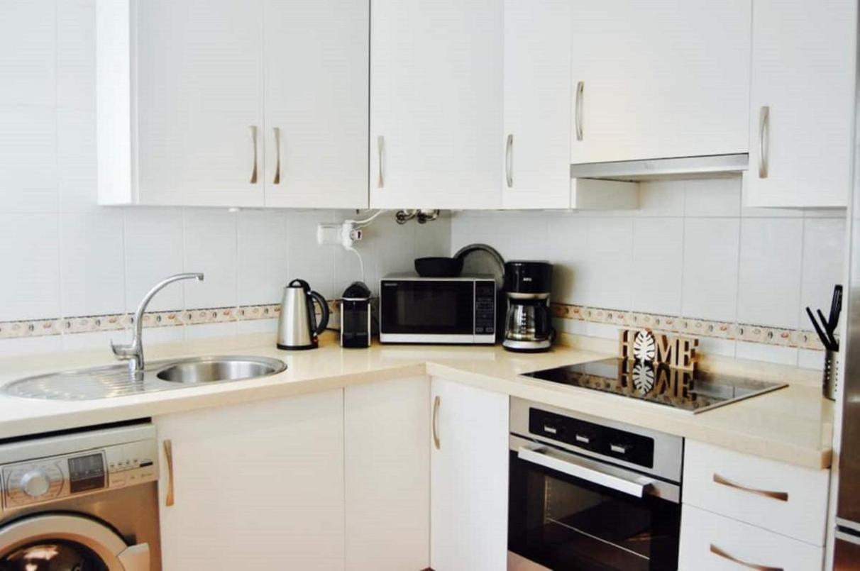 Fantastic 1 Bedroom Apartment In The Centre Of Nerja Luaran gambar